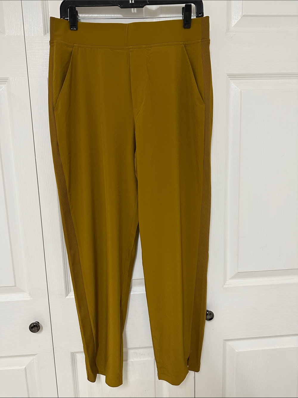 NWOT Athleta Brooklyn Ankle Pants - Mustard
